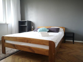Hard Center, Warsaw